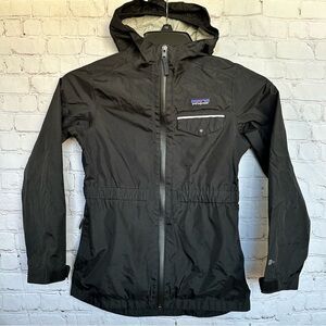 Patagonia Kids Girl Size M 10 Black Torrentshell Rain Jacket Hooded Waterproof